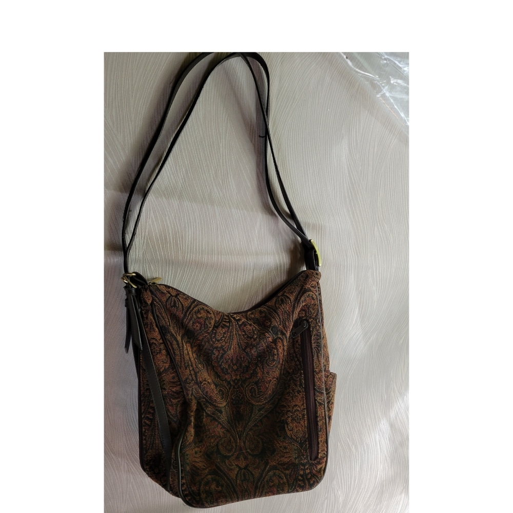 Shoulder Bag Converts to Backpack!